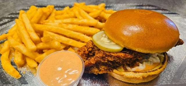 Hot Chicken Slider with Fries