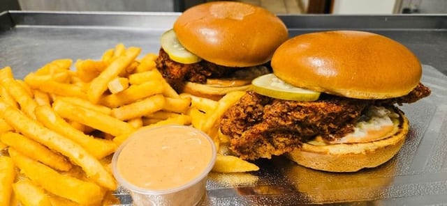 2 Hot Chicken Sliders with Fries